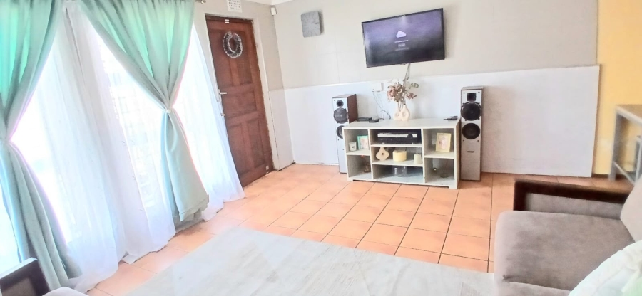 3 Bedroom Property for Sale in Strandfontein Village Western Cape